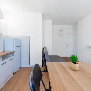 https://joli-appartement-2-pices-proche-gare-st-charles.fr-provencehotel.com